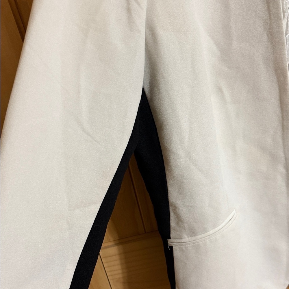 Focus 2000 Cream Blazer - Picture 4 of 4